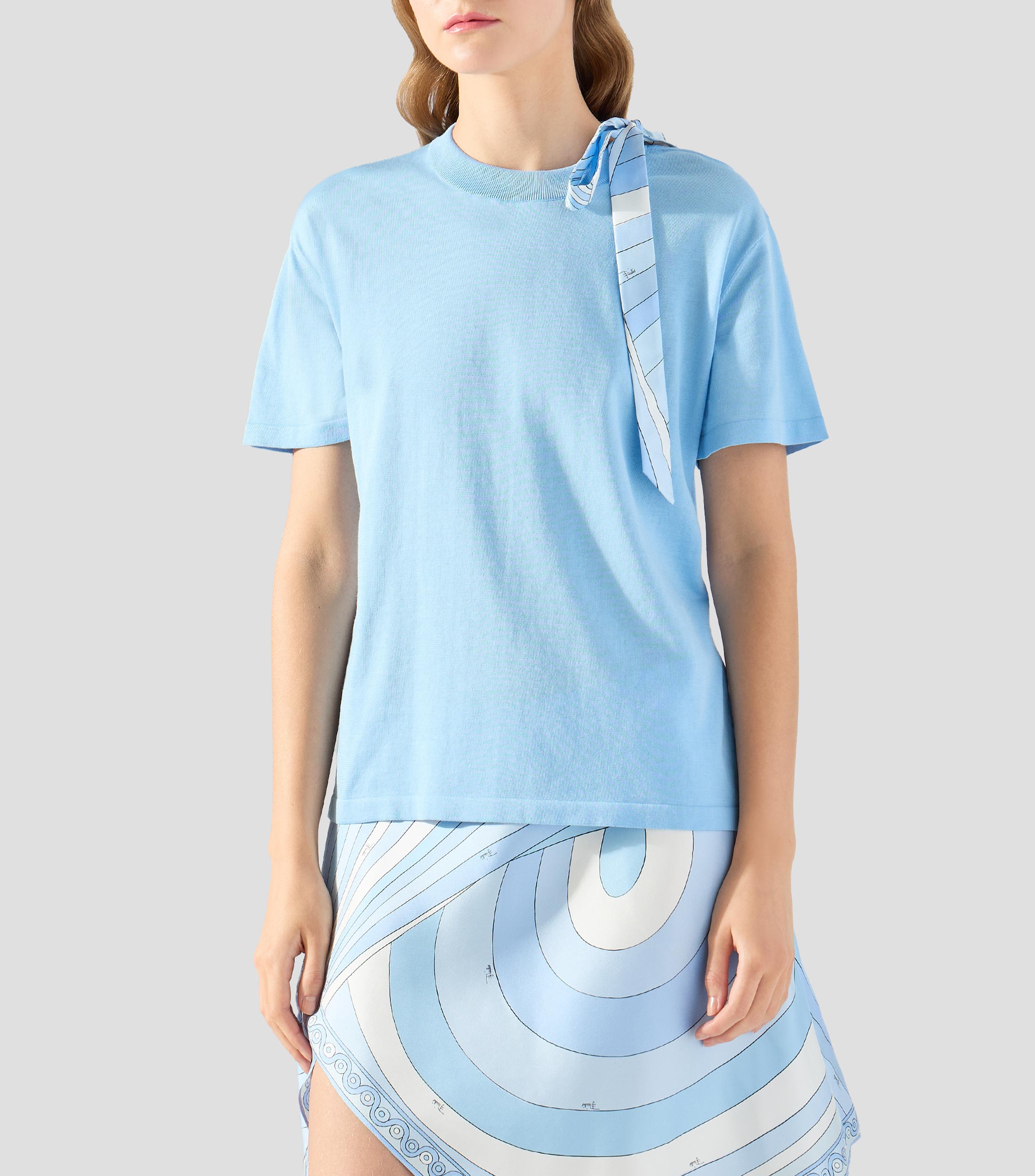 Playera de cuello redondo con manga corta lisa Mujer